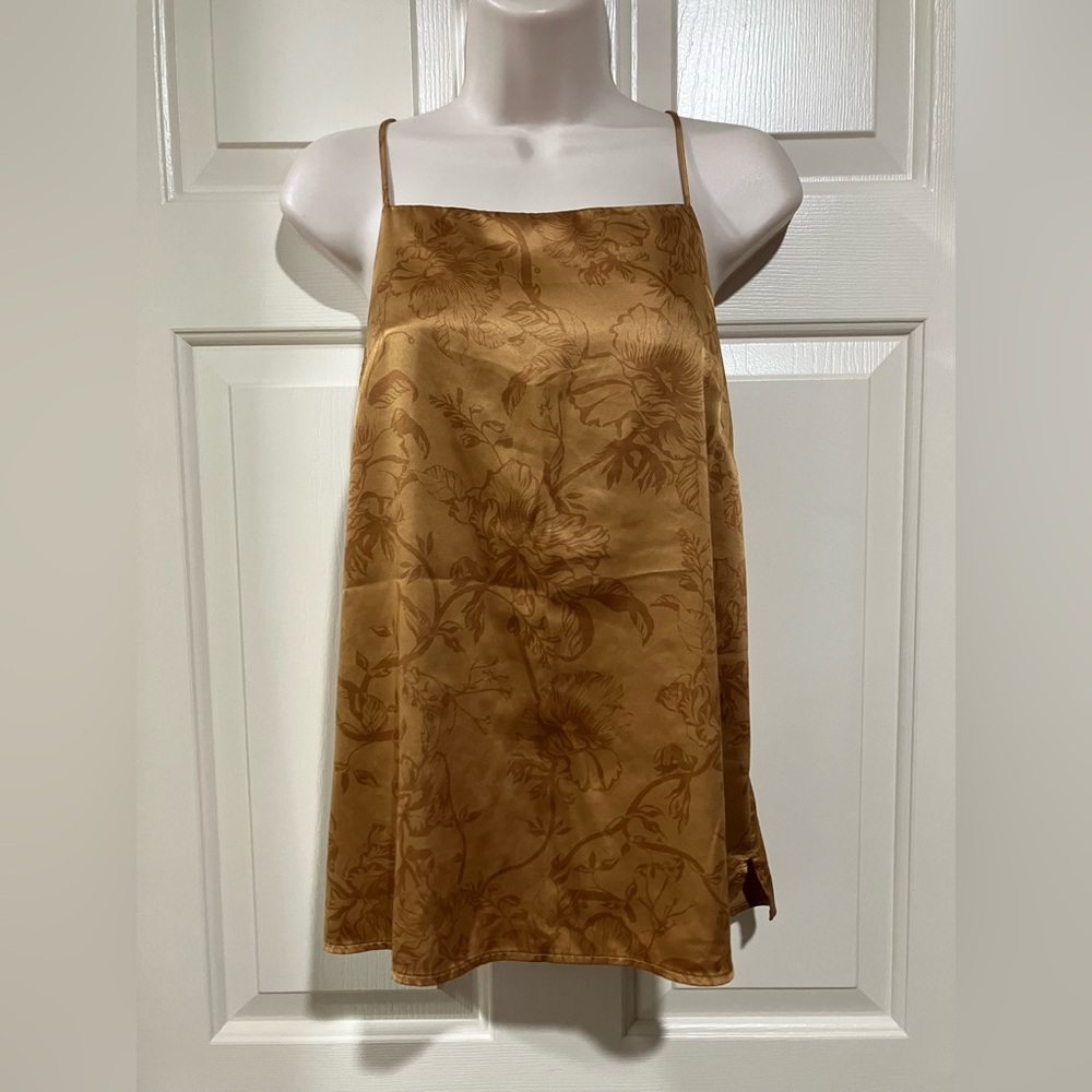 🧨Woman size medium Stars Above tank style jama top